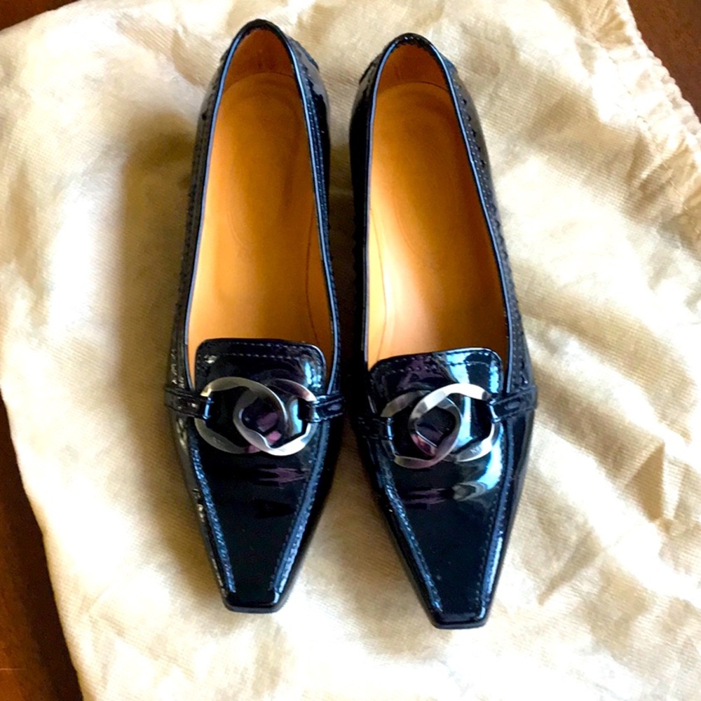 Todd black low heel shoes